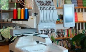 01 maquina de bordar tajima sai 1 cabeca 8 cores 300x200mm