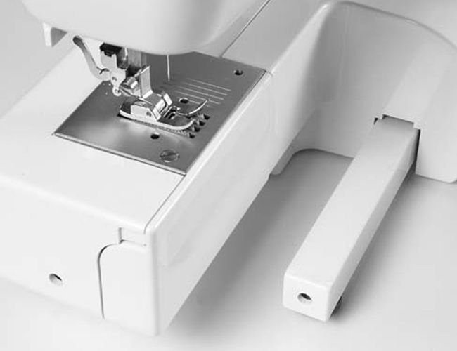 Máquina de Costura Doméstica Zig Zag Siruba Mecânica (HSM-2712)